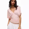 Büzgülü V Yaka T-shirt – Kadın