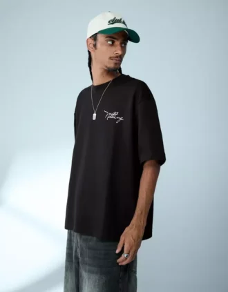 Desenli Kısa Kollu Peluş Tişört – T-shirtler ve Polo Yaka Tişörtler