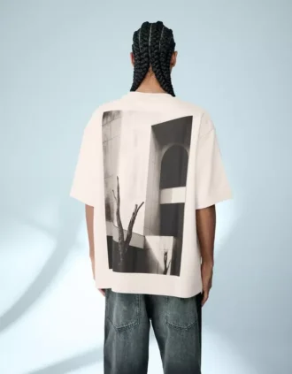 Desenli Kısa Kollu Peluş Tişört – T-shirtler ve Polo Yaka Tişörtler