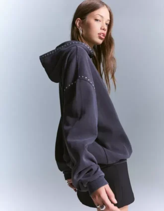Çivili Kapüşonlu Sweatshirt – Üst Giyim ve Bodyler