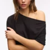 Kısa Kollu Asimetrik Tişört – T-shirtler – Kadın