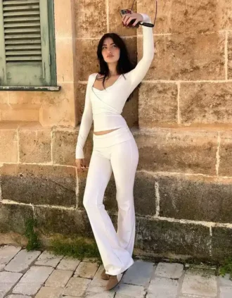 Kıvrımlı Bel Detaylı Teknik Geniş Paça Pantolonlar